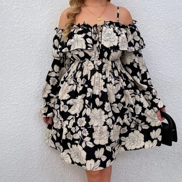 Boho plus size floral print off shoulder ruffle dress - Picture 4 of 6